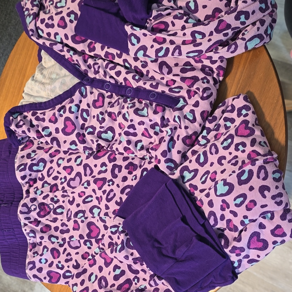 Little sleepies pajamas set